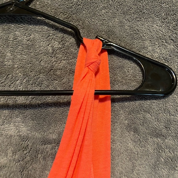 ⭐️4 for $20 NWOT woman’s size XS TP Express top - Picture 3 of 6